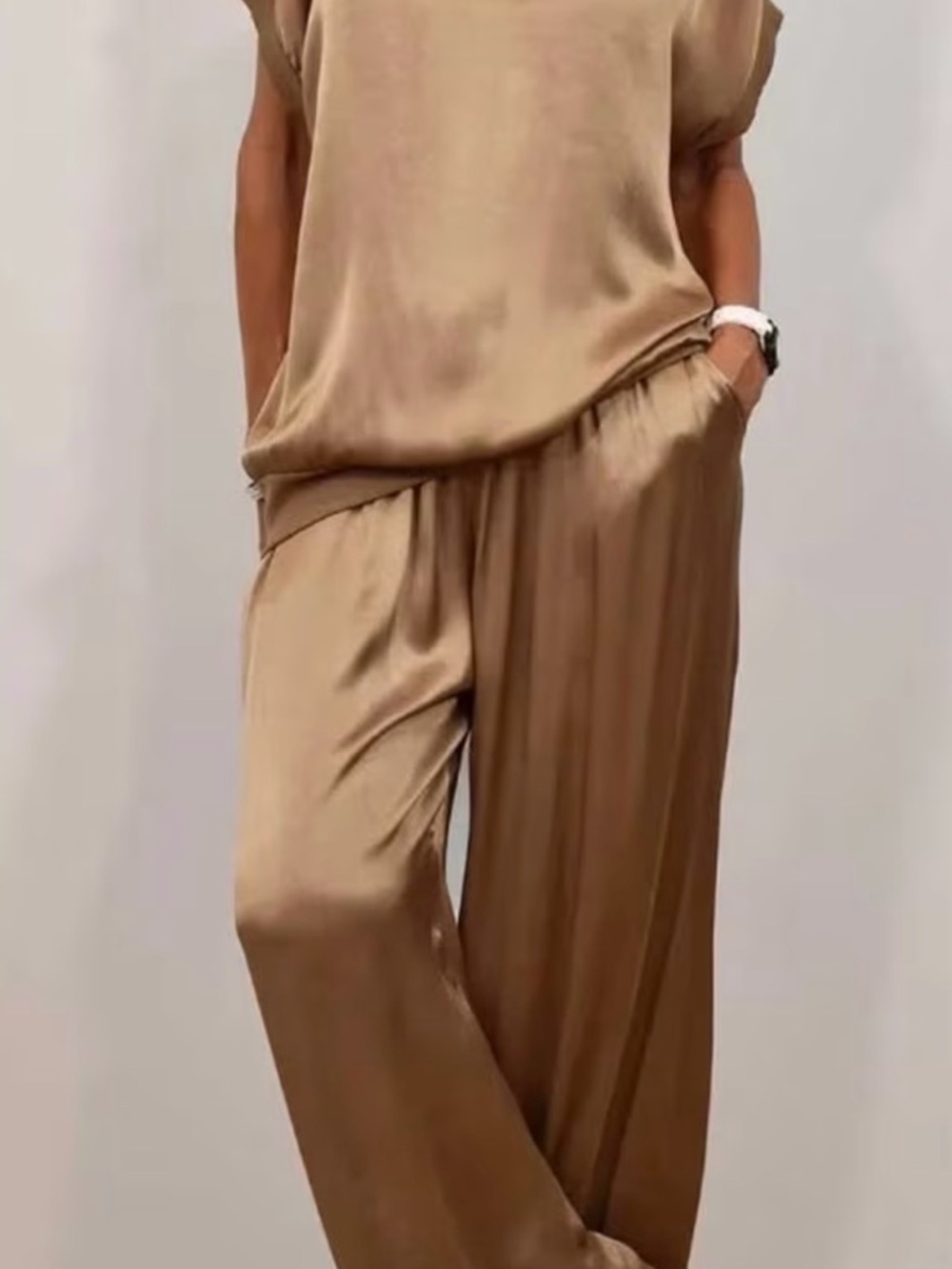 Relaxed Satin Wide-Leg Pants in Camel